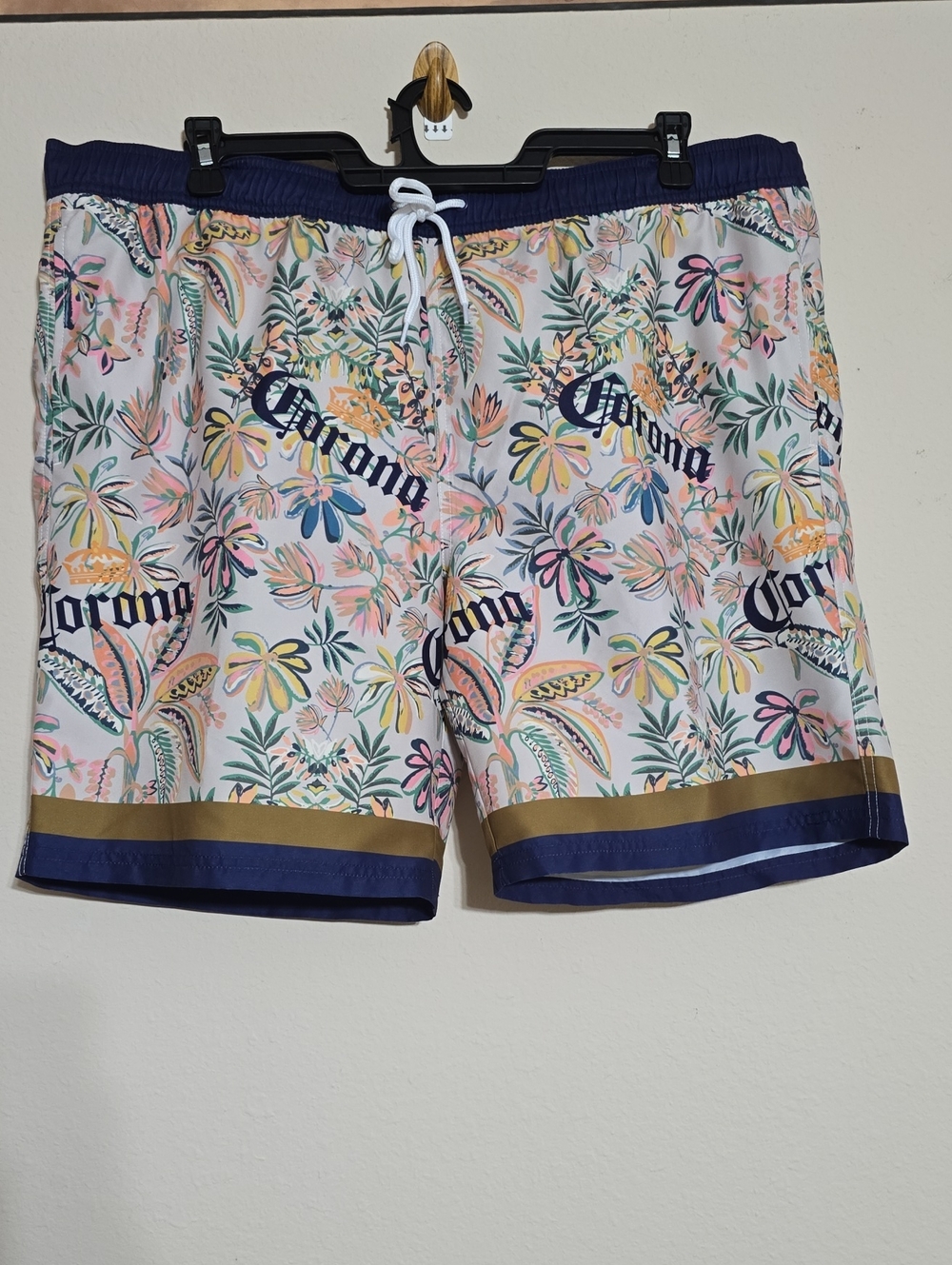 NWT Mens Corona Floral Swim Trunks Size XL